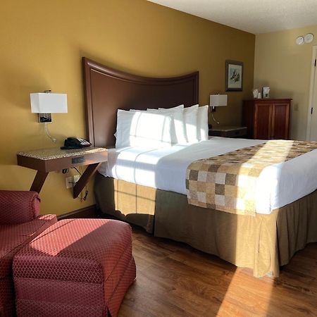 Atkinson Inn & Suites Lumberton Bagian luar foto
