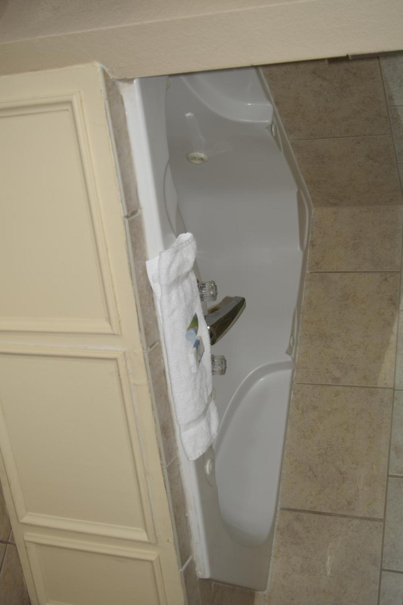 Atkinson Inn & Suites Lumberton Bagian luar foto