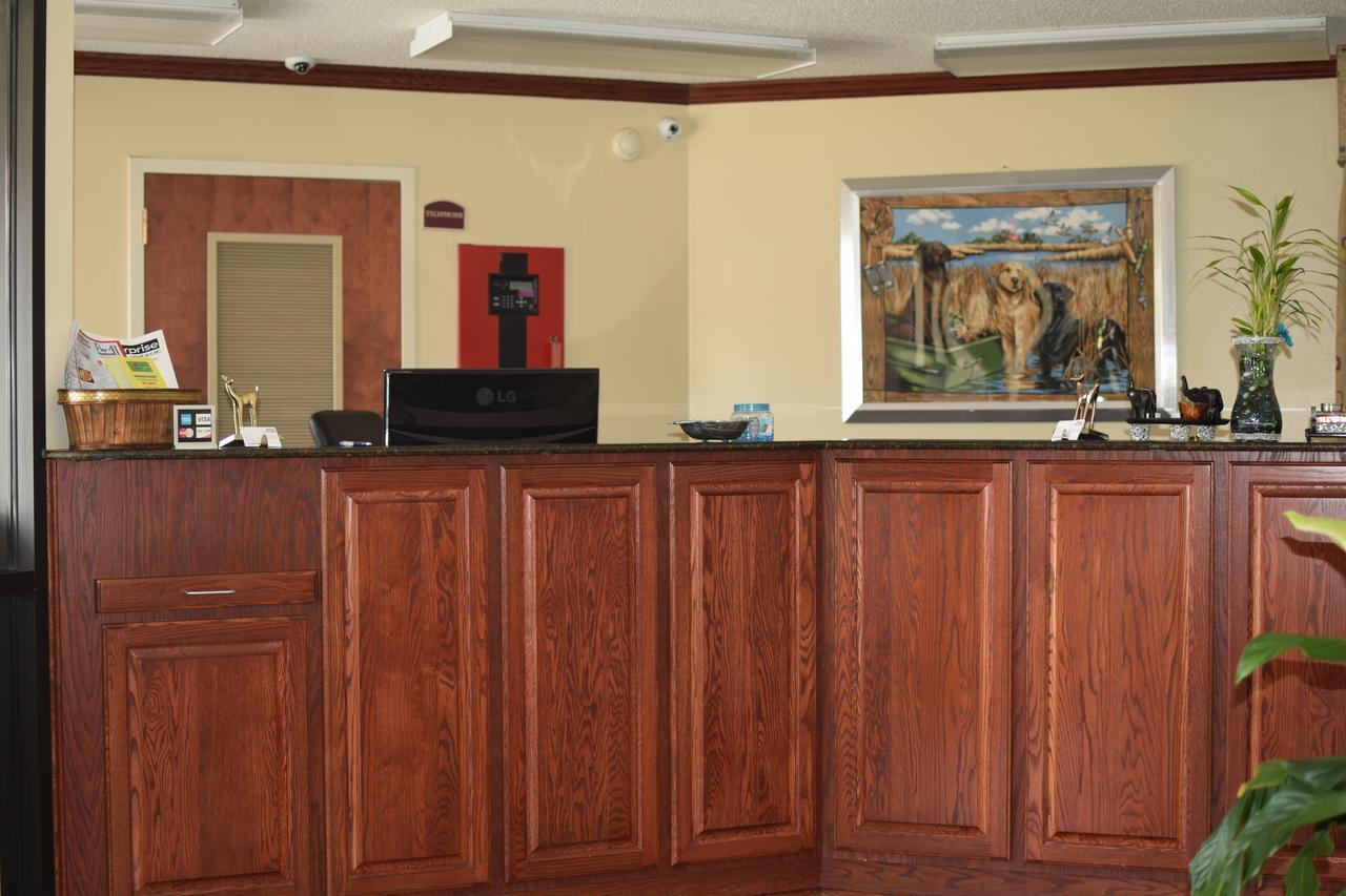 Atkinson Inn & Suites Lumberton Bagian luar foto