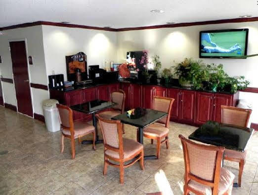 Atkinson Inn & Suites Lumberton Bagian luar foto